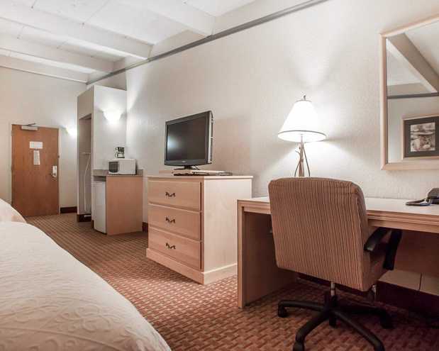 Images Quality Inn Lake of the Ozarks