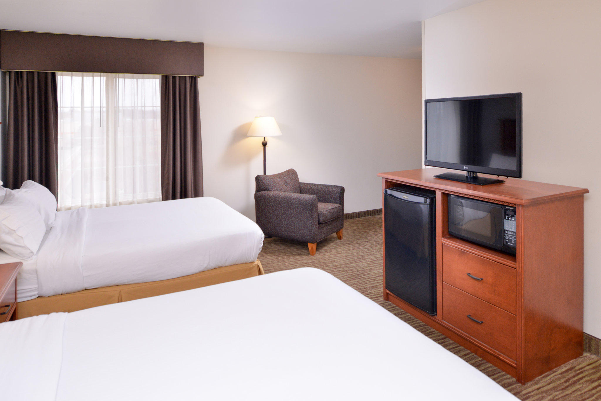 Holiday Inn Express & Suites Sioux Falls at Empire Mall Photo