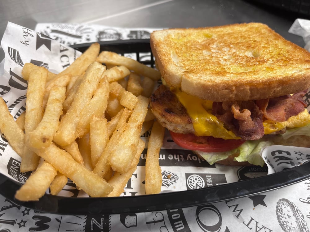 Chicken Club (Grilled) + FRIES