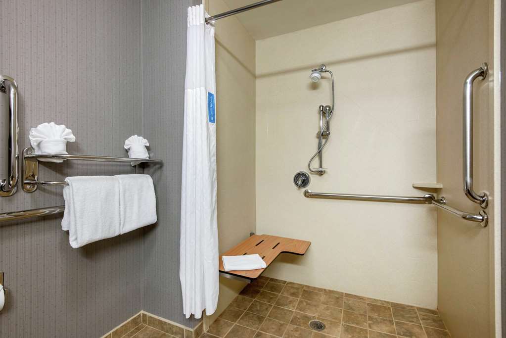 Hampton Inn Meadville Image