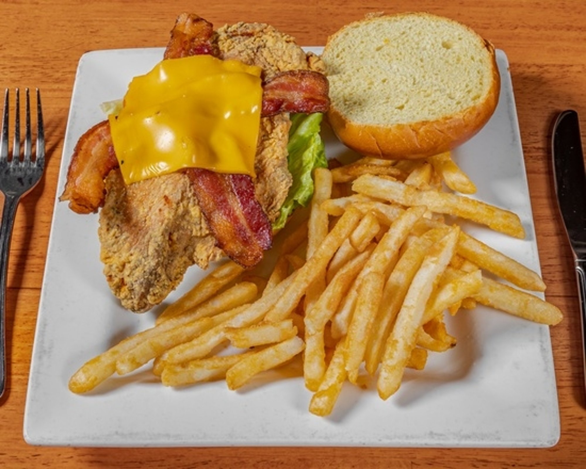 SOUTHERN FRIED CHICKEN SANDWICH