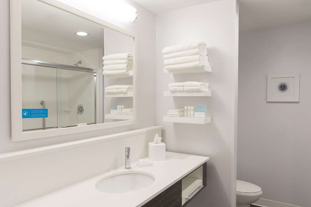 Hampton Inn & Suites Chicago Schaumburg Image