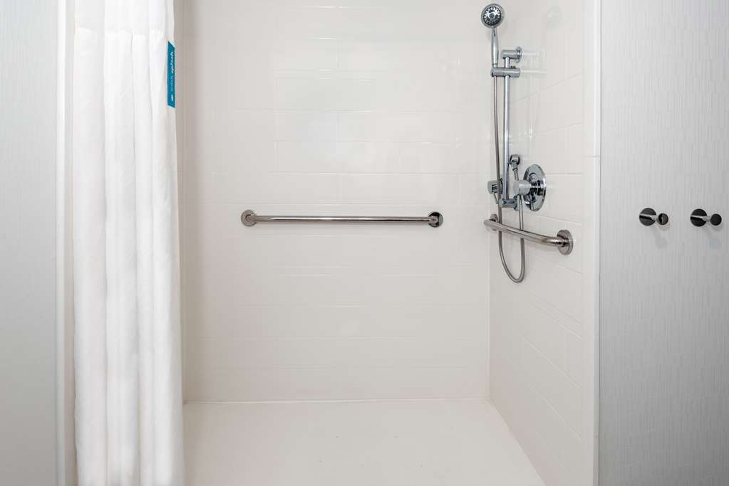 Hampton Inn Salisbury Image