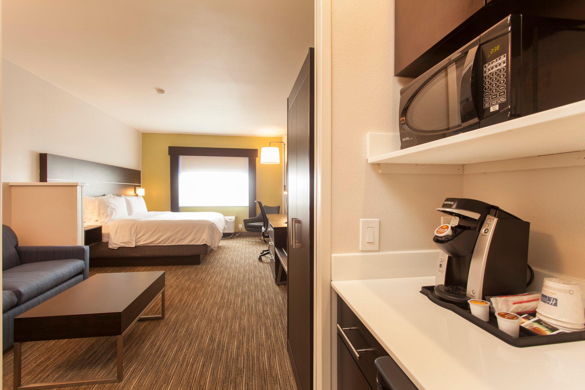 Holiday Inn Express & Suites Santa Fe Photo