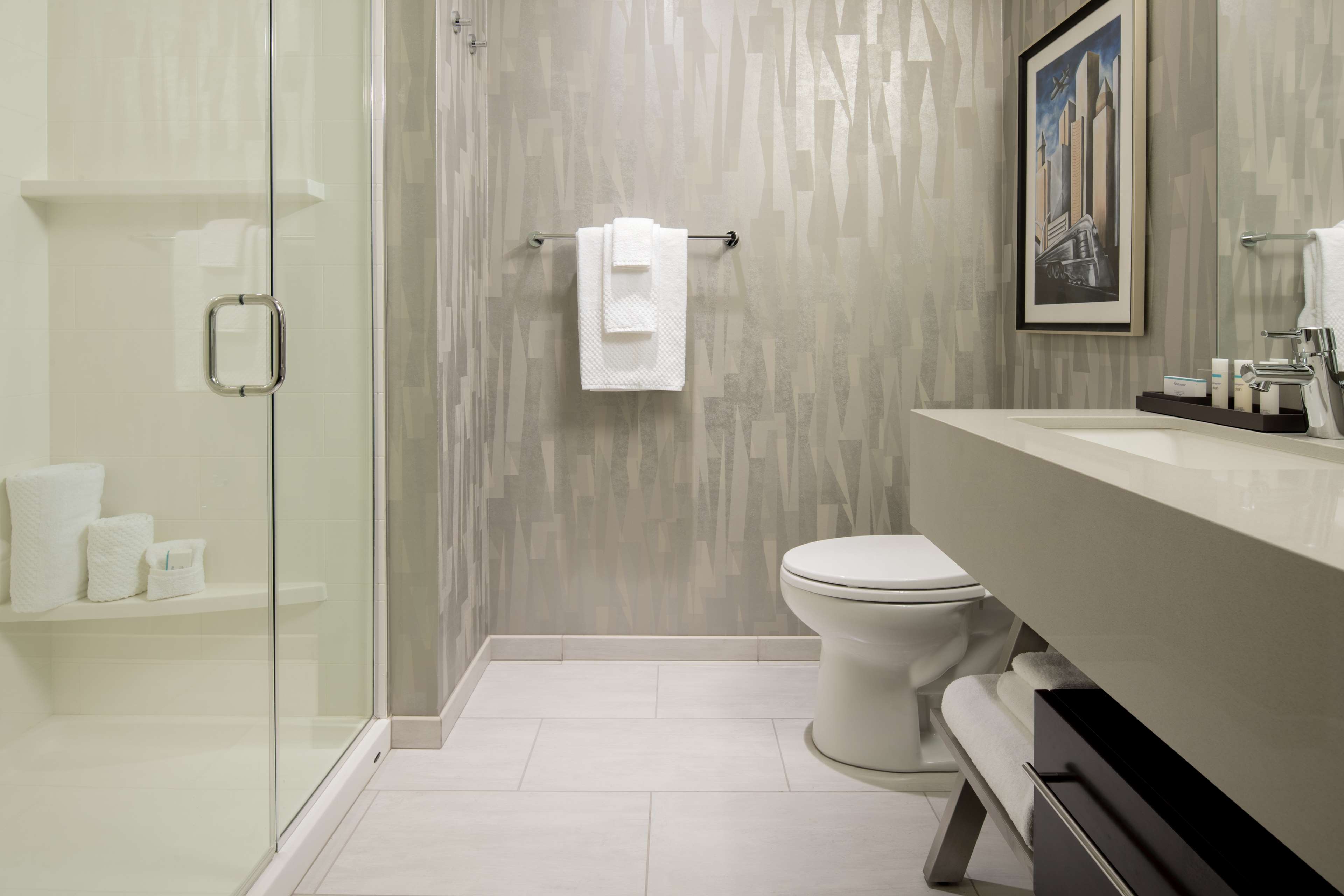 Embassy Suites by Hilton Seattle Downtown Pioneer Square Photo