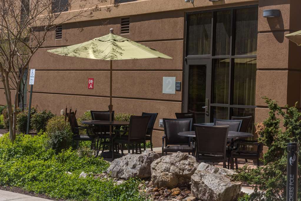 Hampton Inn & Suites Woodstock, VA Image