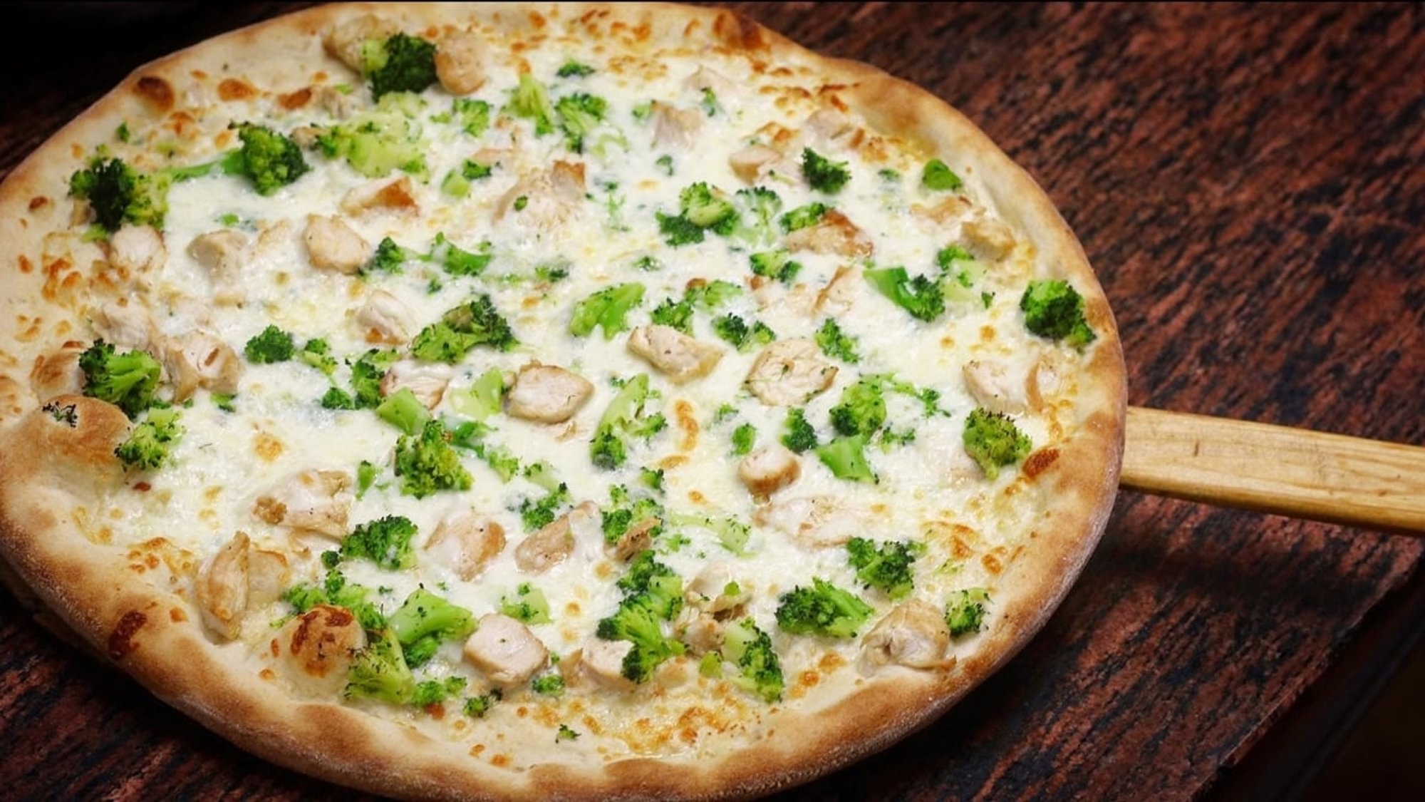 White Chicken, Broccoli & Ranch Pizza