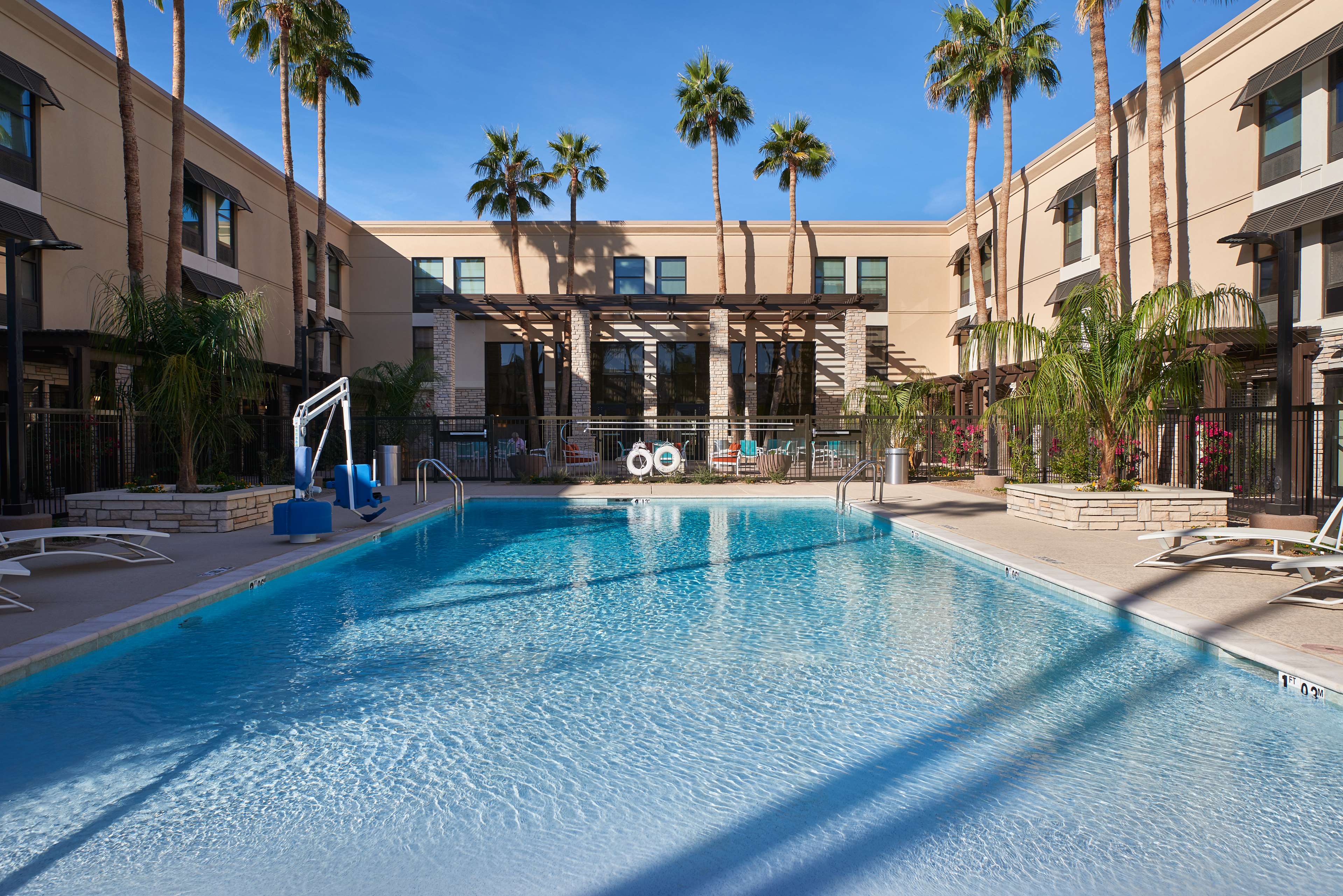 Hampton Inn & Suites Phoenix/Scottsdale on Shea Boulevard Photo