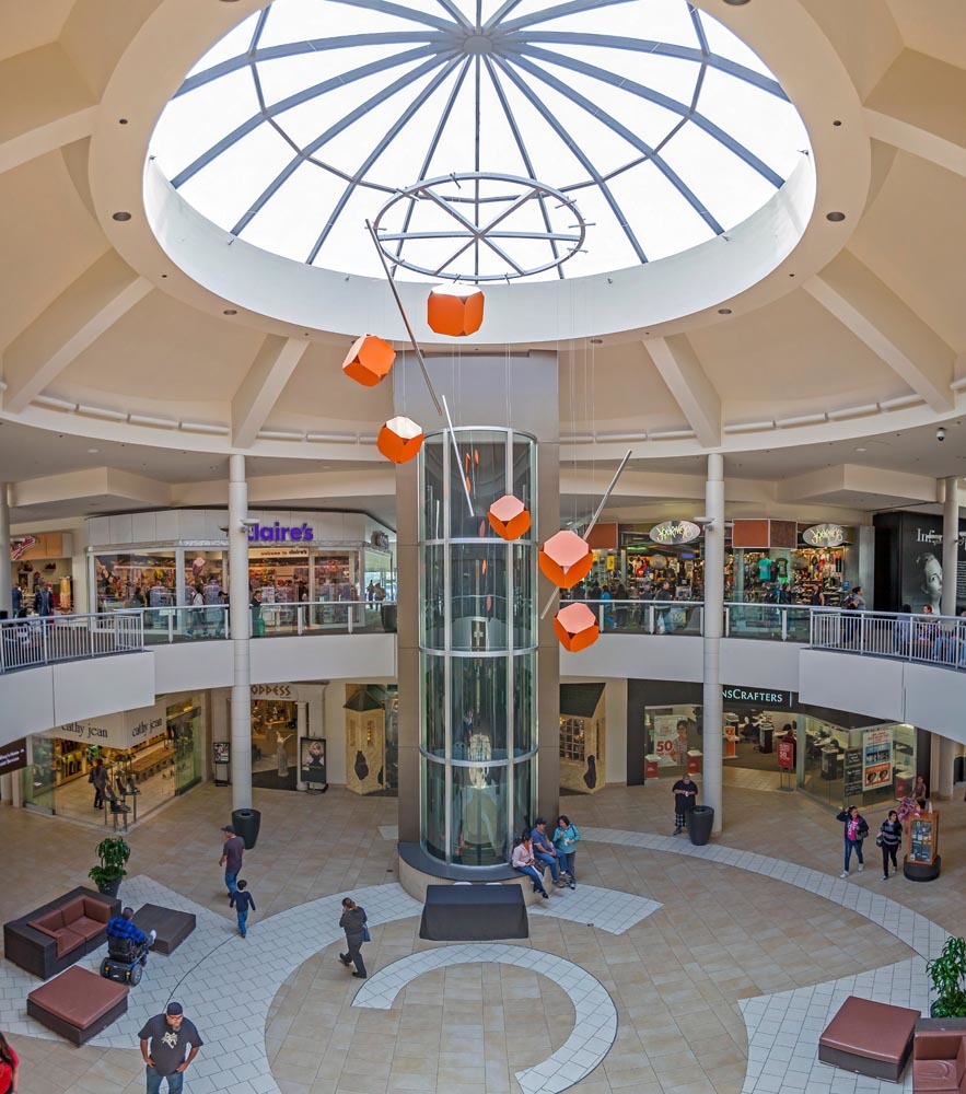 Montebello Mall's list of stores Montebello Town Center is a shopping mall located mostly within the city limits of Montebello, California. A small portion of its eastern side is actually within the city limits of Rosemead, California.