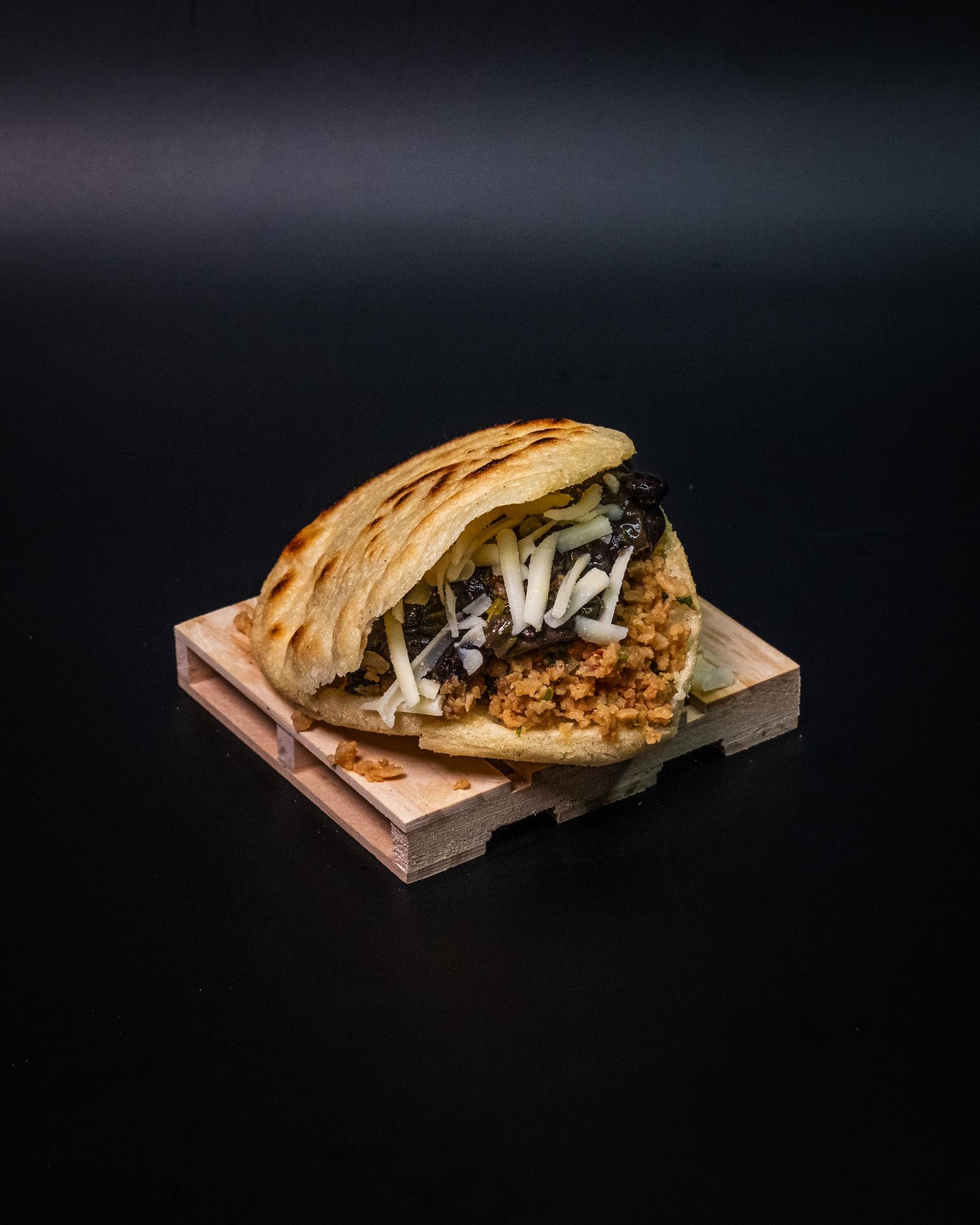 Vegan domino arepa
