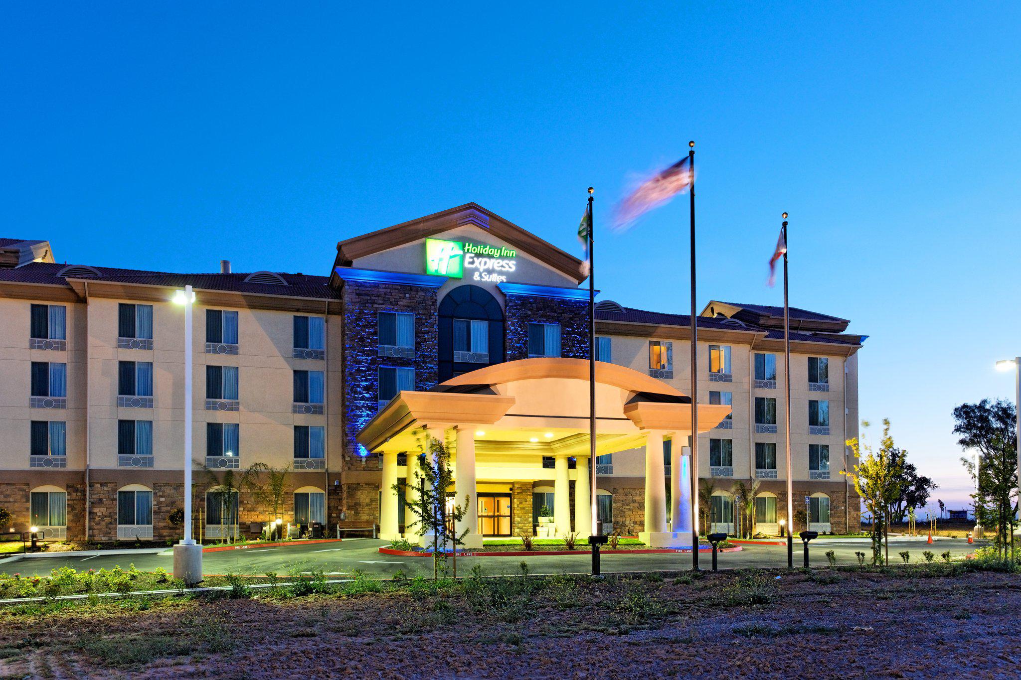 Holiday Inn Express & Suites Fresno Northwest-Herndon Photo