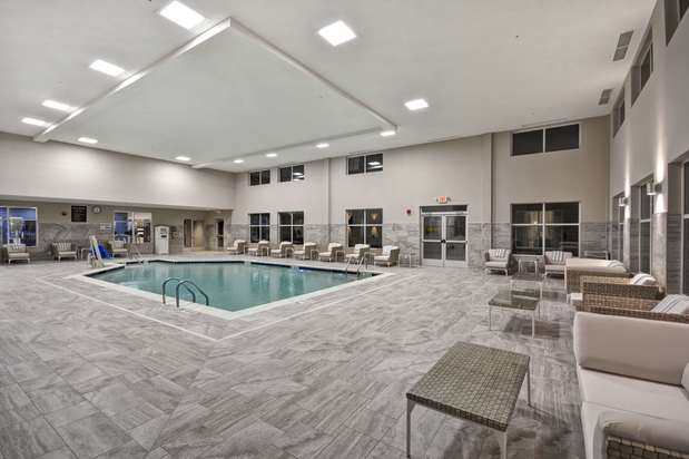 Images Homewood Suites by Hilton Warren Detroit