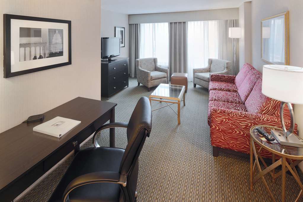 Hampton Inn & Suites Arlington Crystal City DCA Image