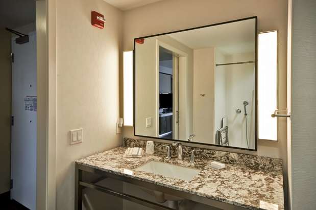 Images Hilton Garden Inn Detroit Troy