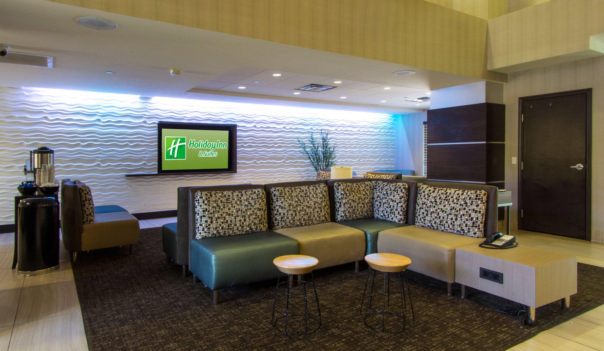 Holiday Inn & Suites Scottsdale North - Airpark Photo