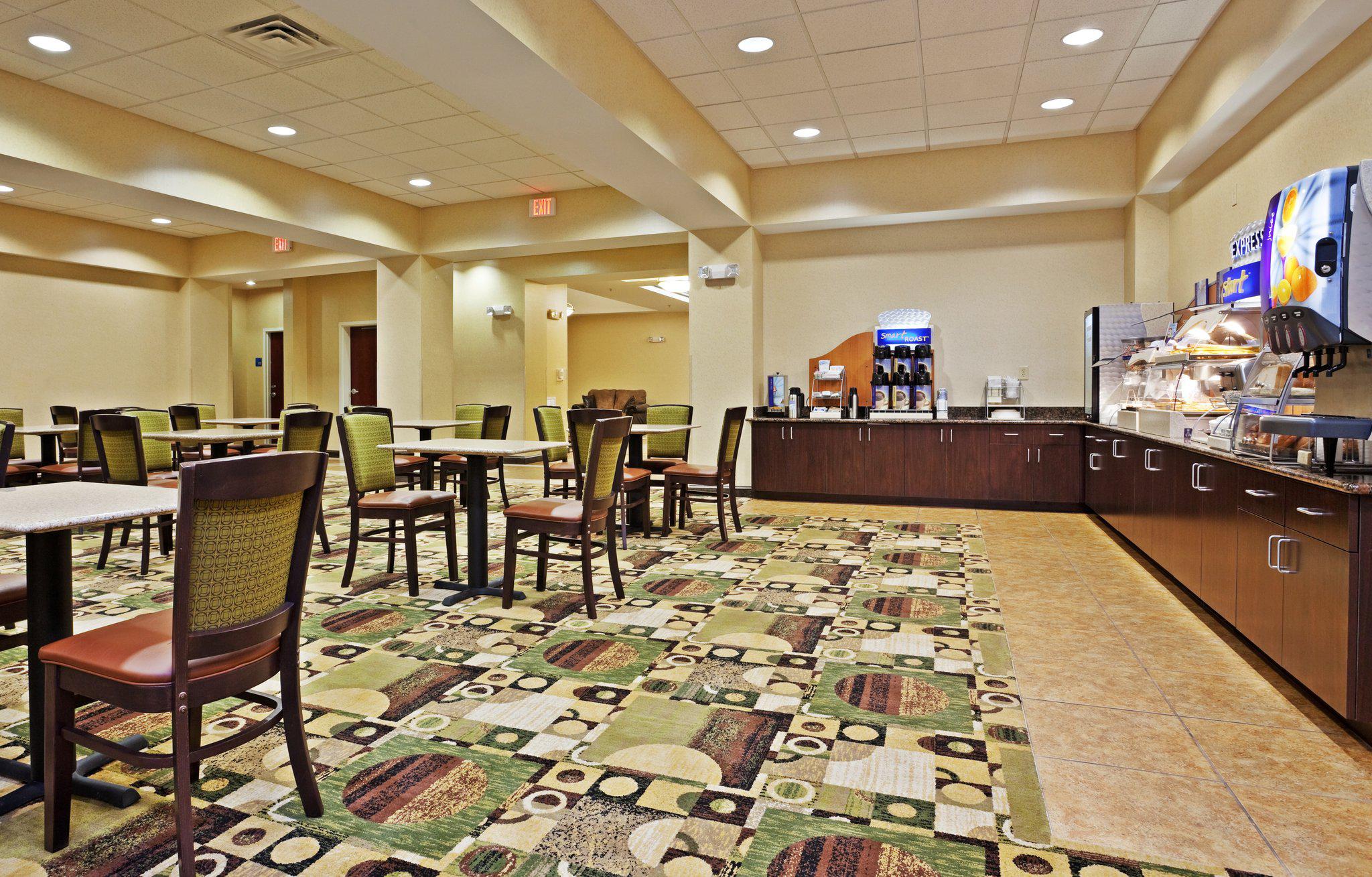 Holiday Inn Express & Suites Statesville Photo