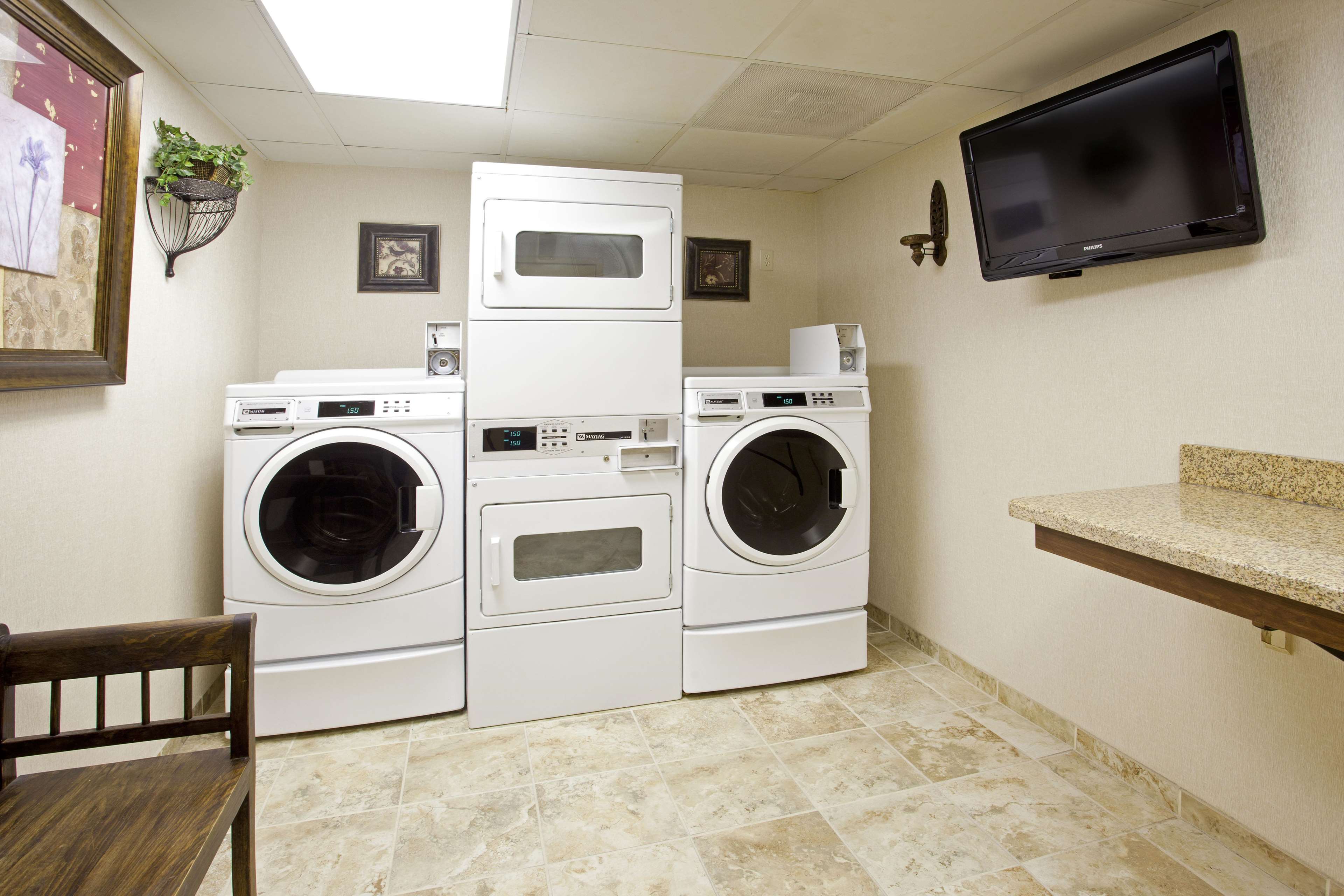 Hampton Inn & Suites El Paso-Airport Photo