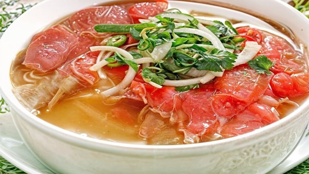M8. Rare Beef Noodle Soup