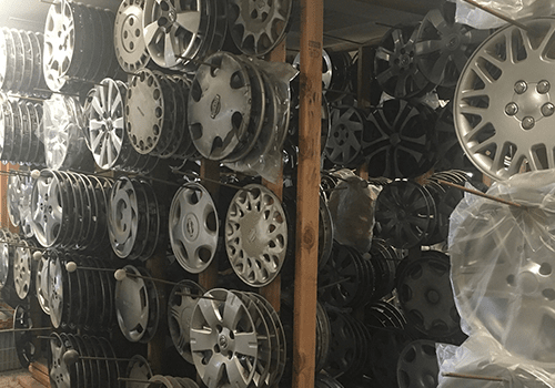 Hub Cap Annie &amp; Wheel Logo