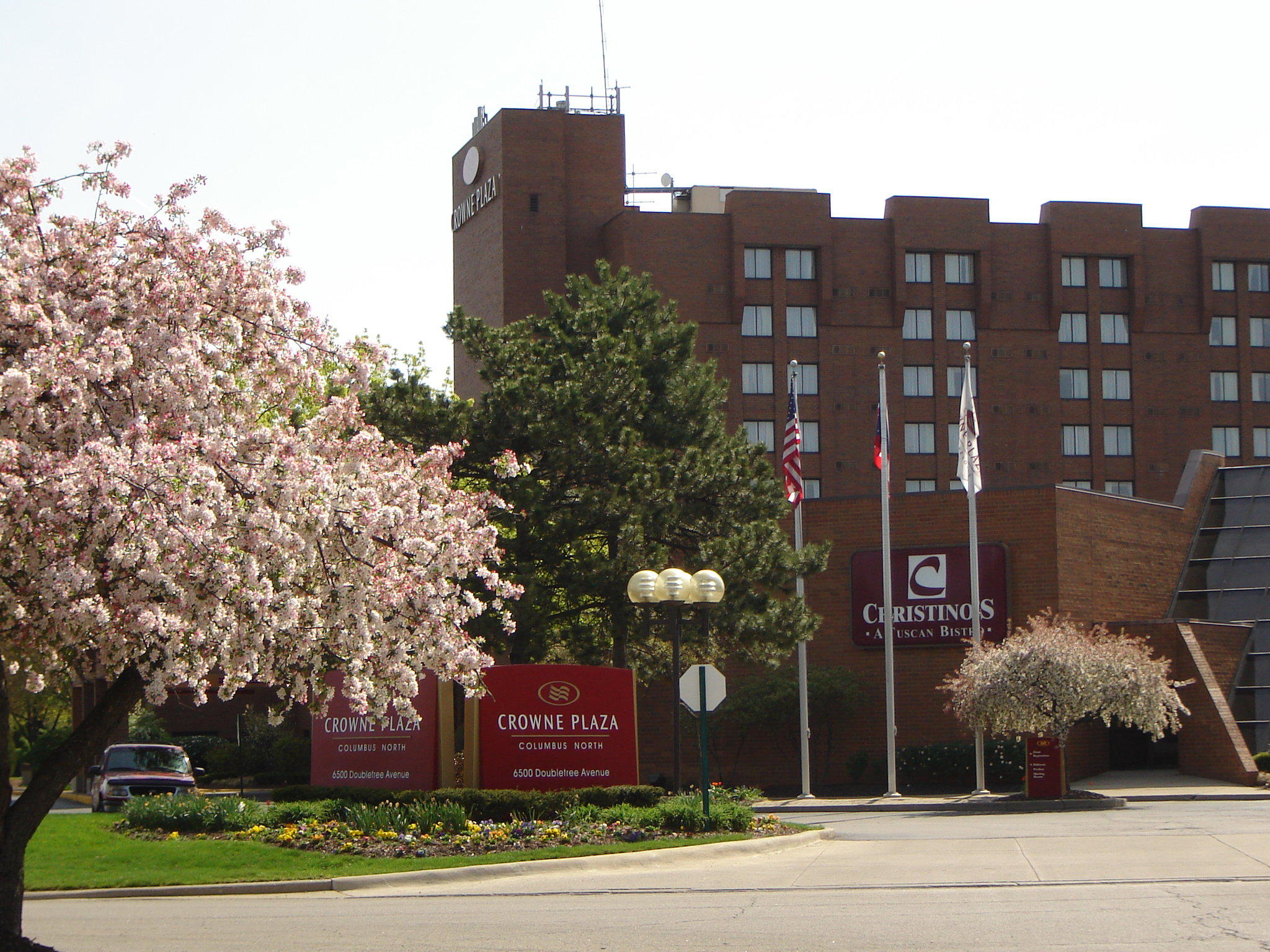 Crowne Plaza Columbus North- Worthington Photo