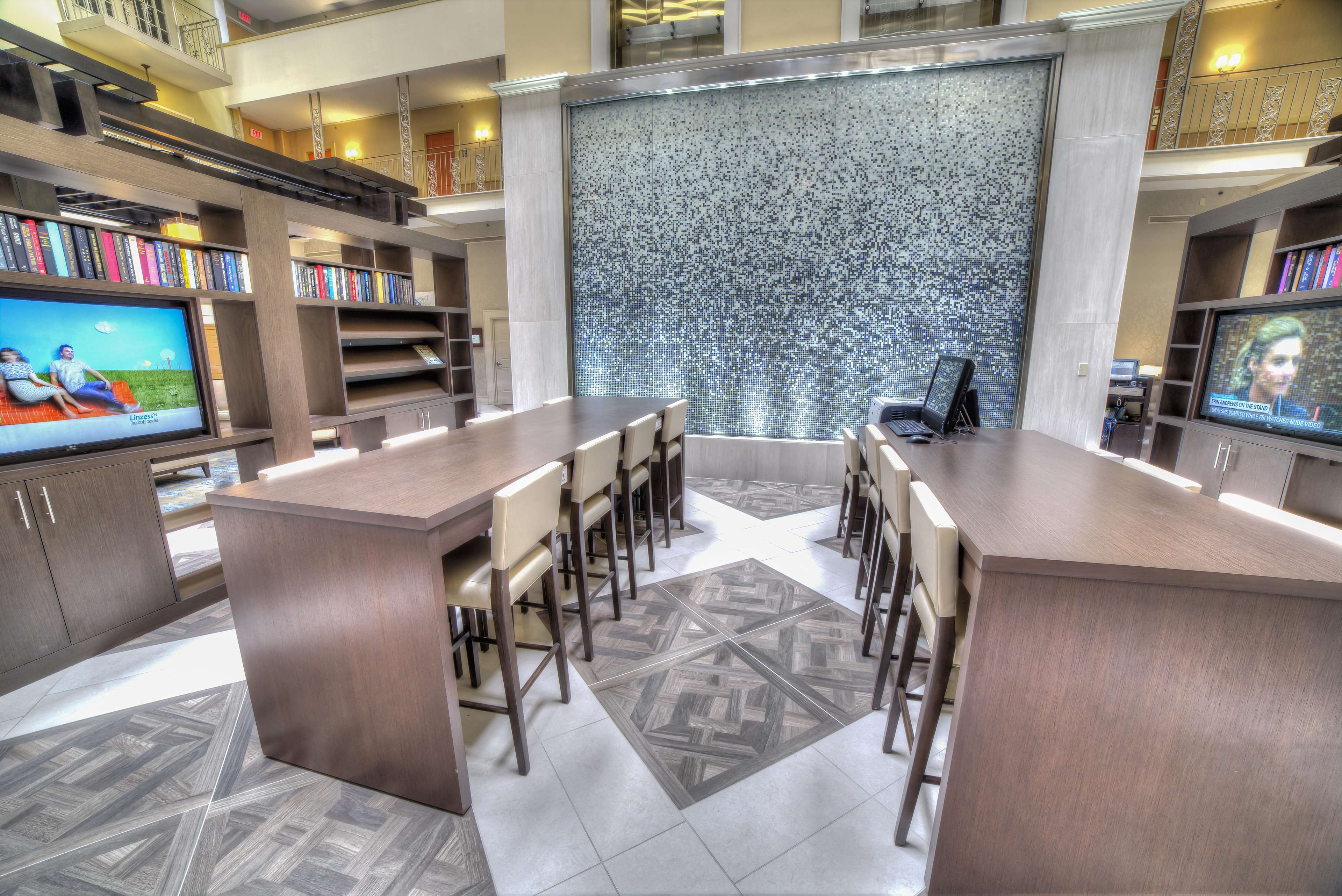 DoubleTree Suites by Hilton Hotel Atlanta - Galleria Photo