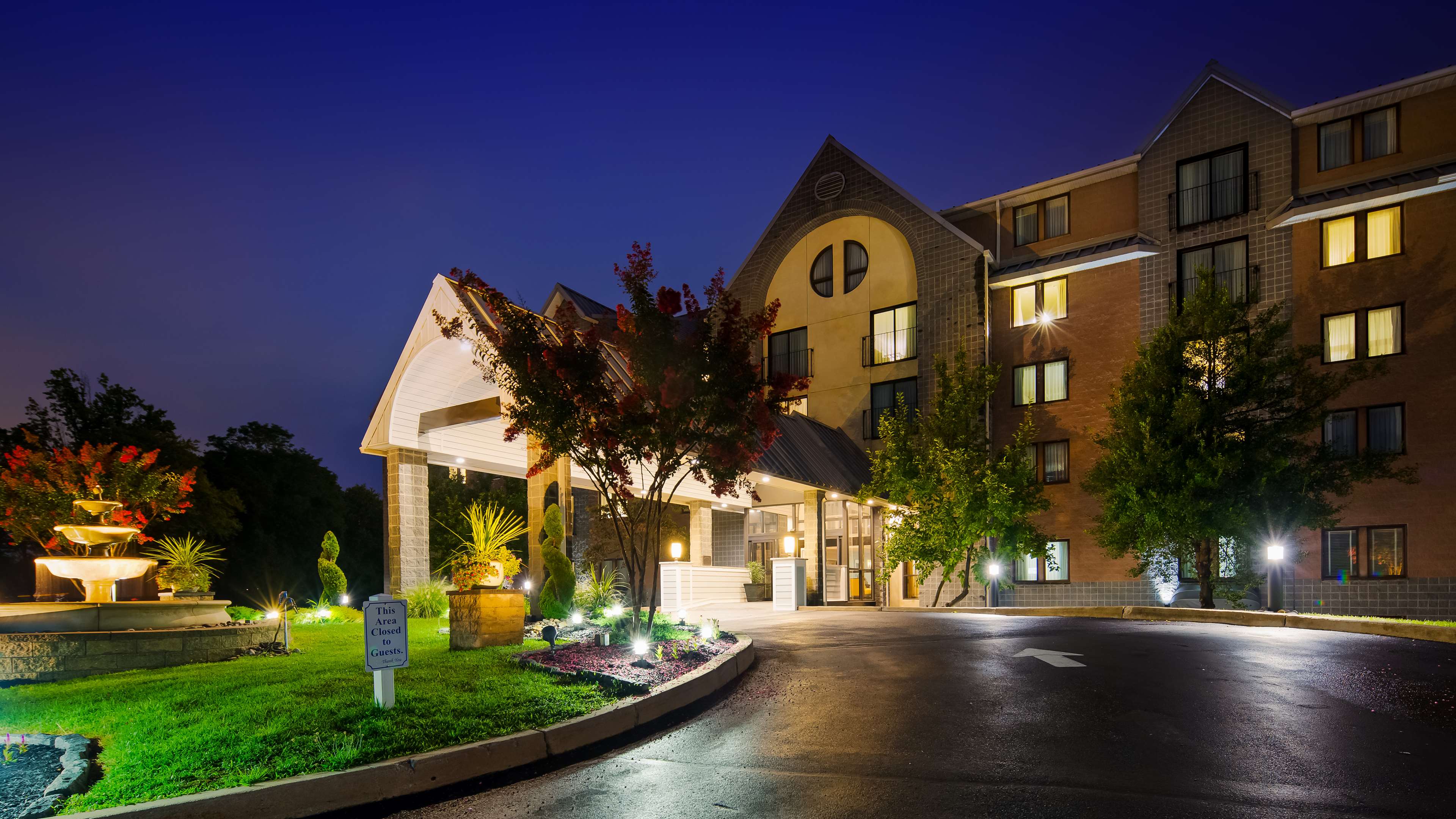 Best Western Plus Concordville Hotel Photo