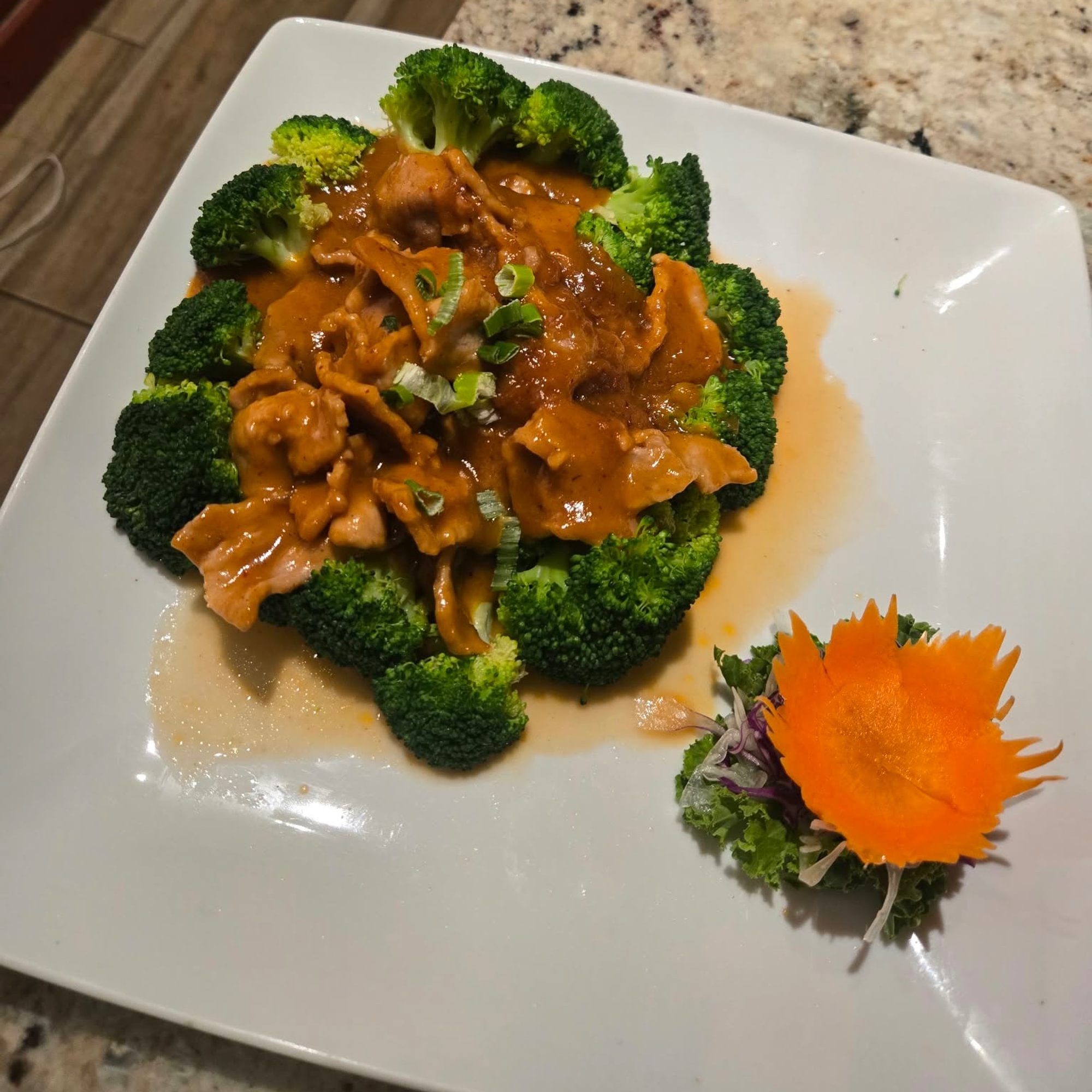E7. (D) Rama Garden (Peanut Sauce)