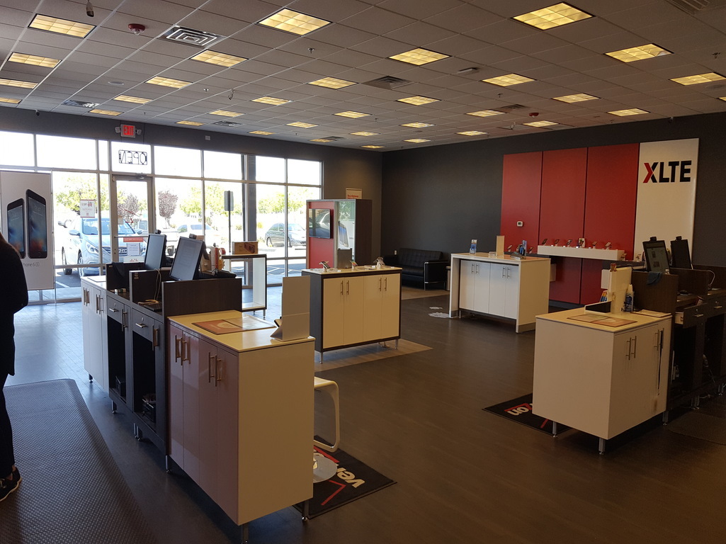 Verizon Authorized Retailer - TCC Photo