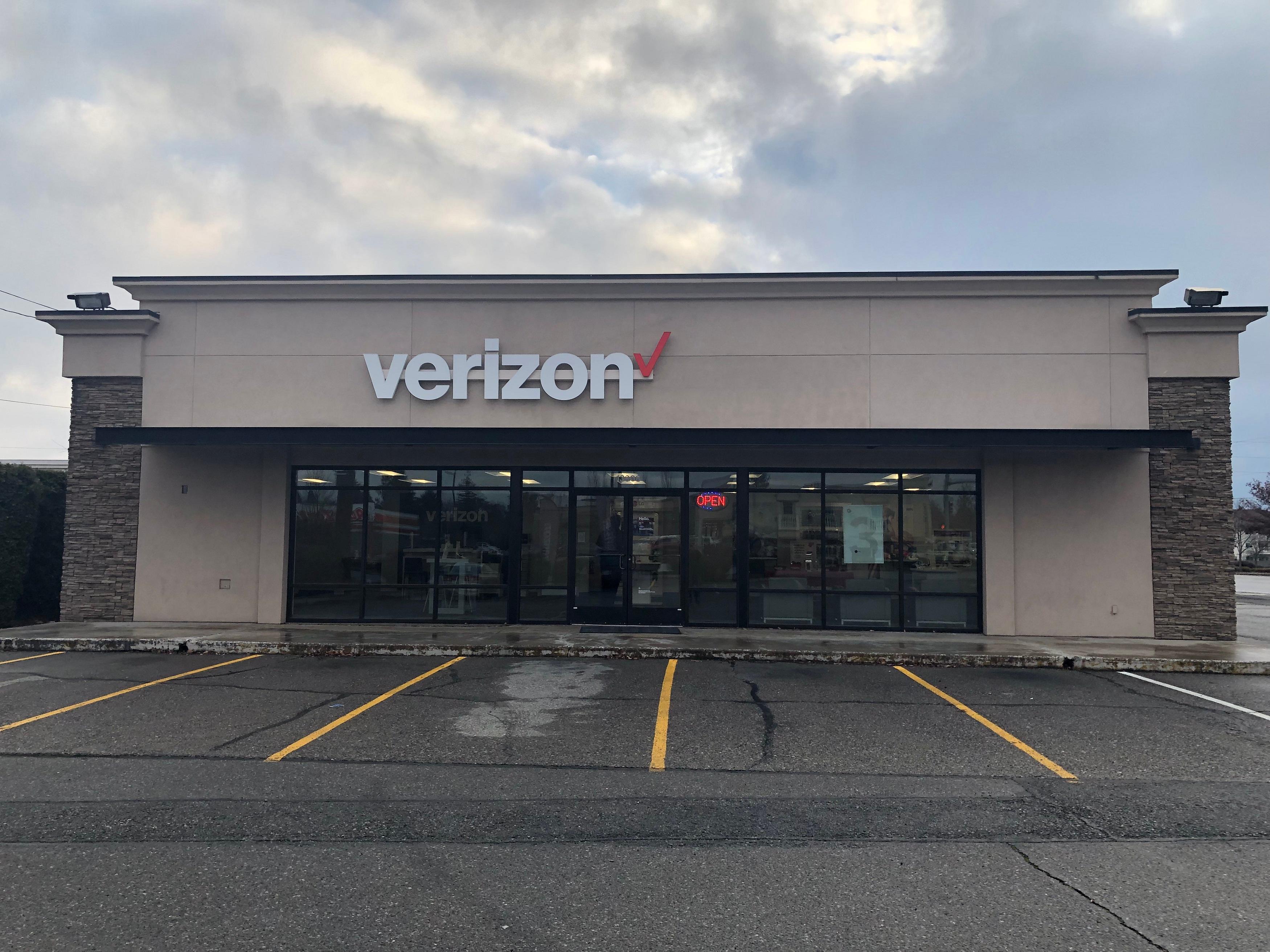 Verizon Authorized Retailer – GoWireless Photo