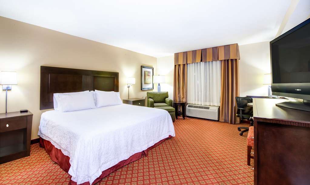 Hampton Inn & Suites Scottsboro Image