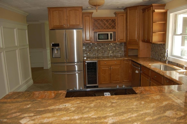 Images Davis R. Chant Realtors