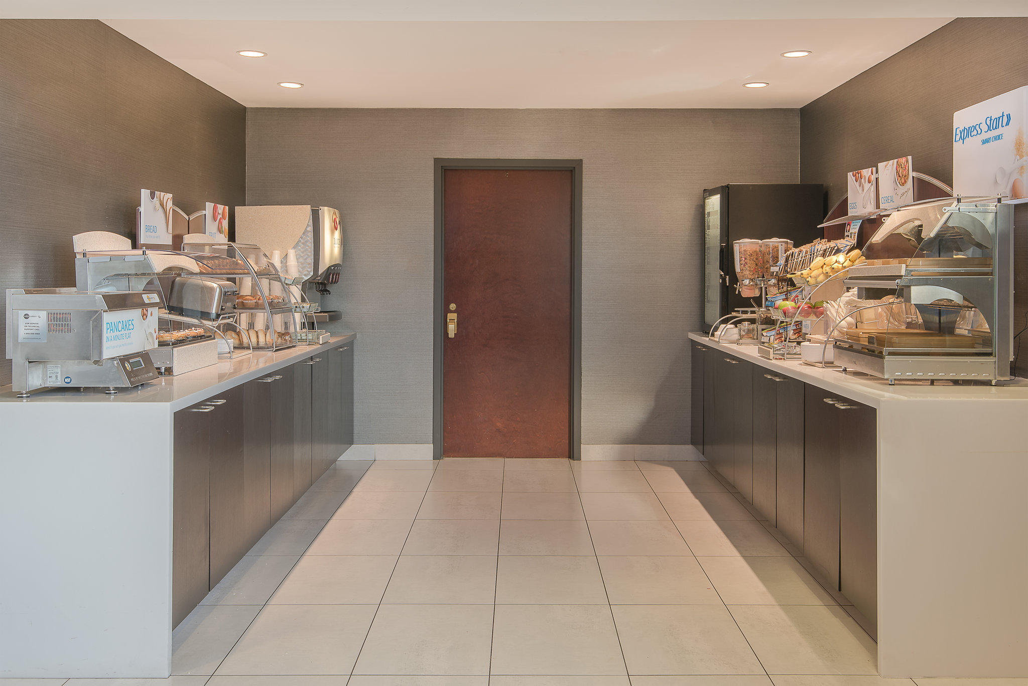 Holiday Inn Express & Suites Cooperstown Photo