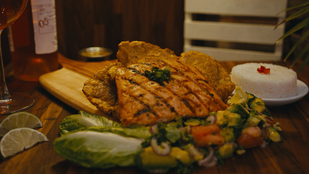 Salmón a La Plancha/Grilled Salmon