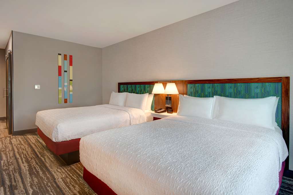 Hampton Inn & Suites Ontario Rancho Cucamonga Image