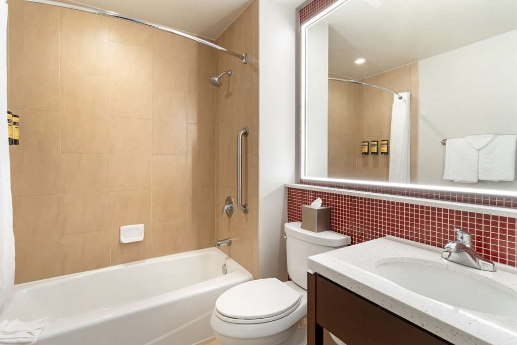 Best Western Plus Rancho Cordova Inn Image