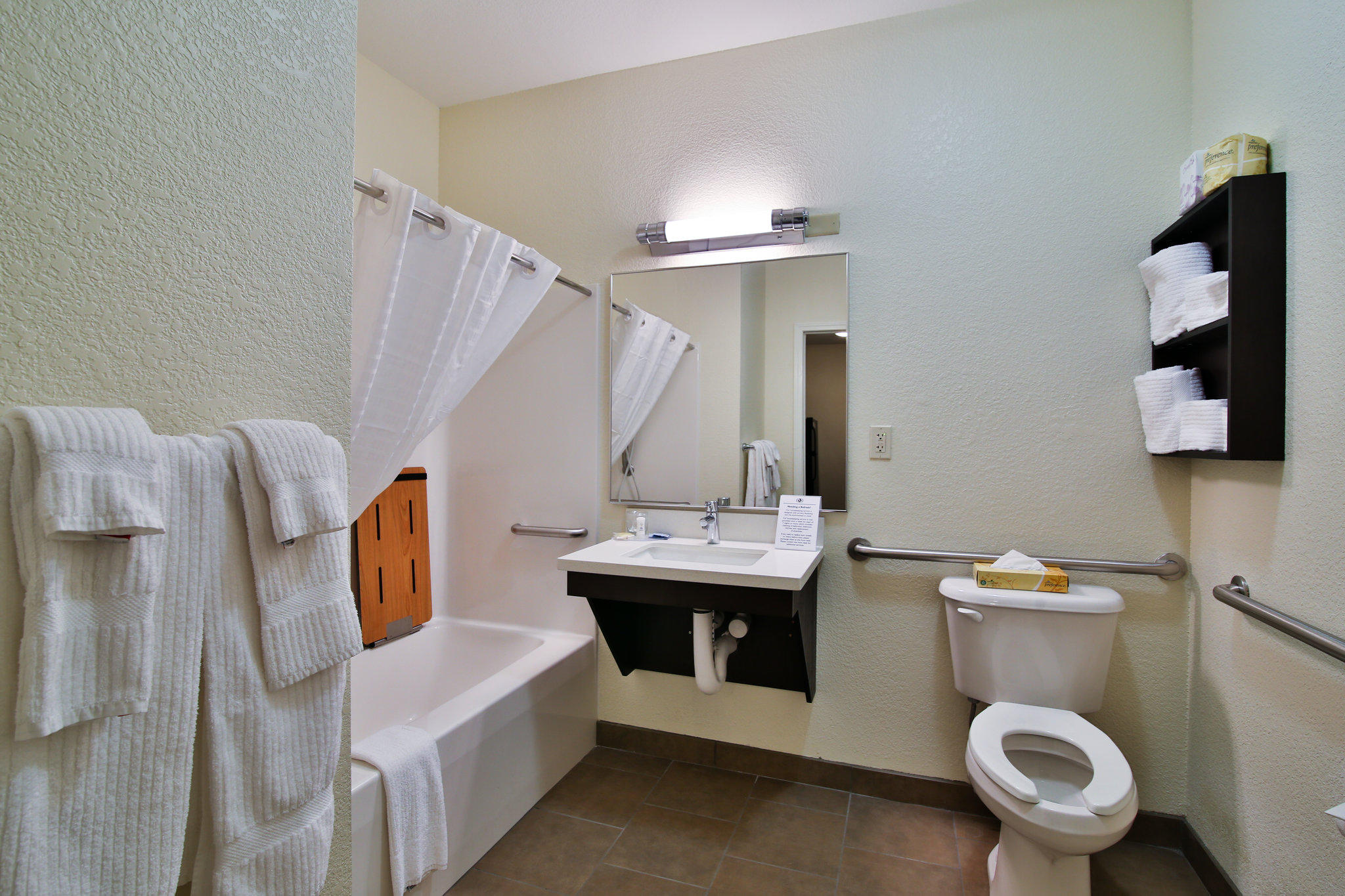 Candlewood Suites Bismarck Photo