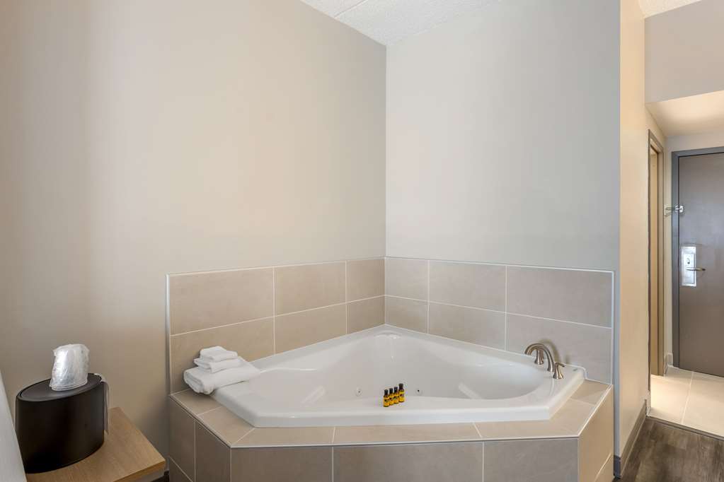 Best Western Plus Heritage Rail Inn & Suites Image