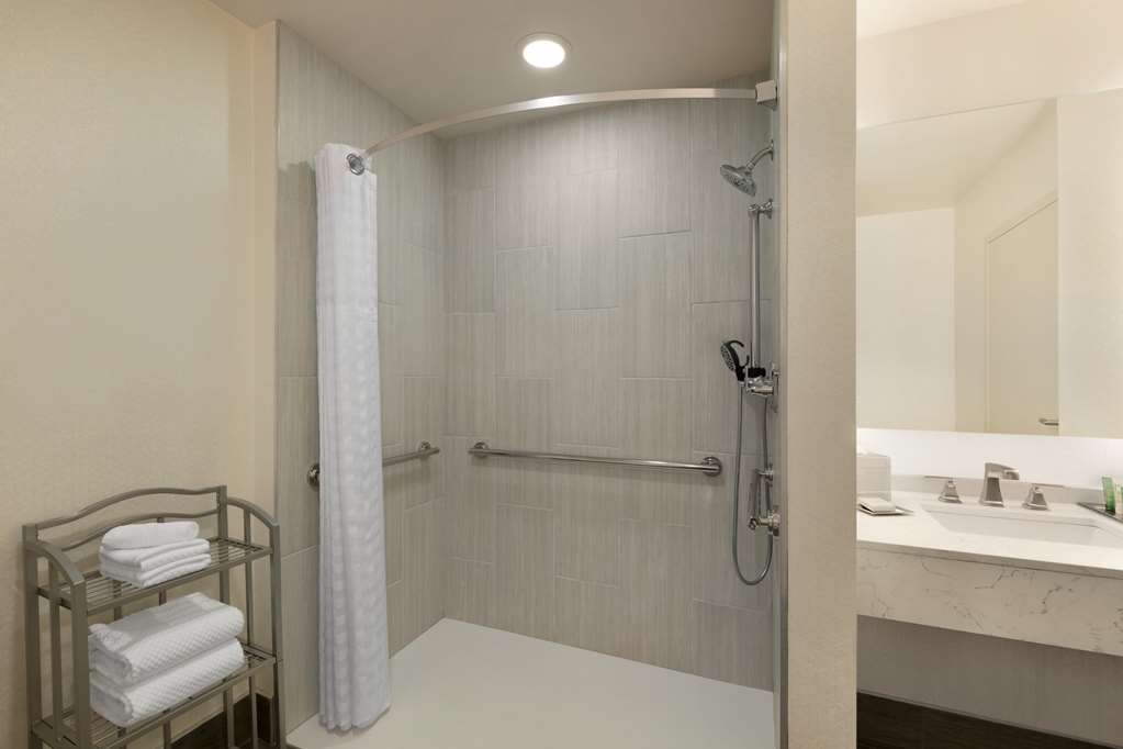 Hilton Greenville Image