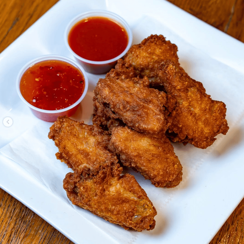 Chicken Wings with Fries
