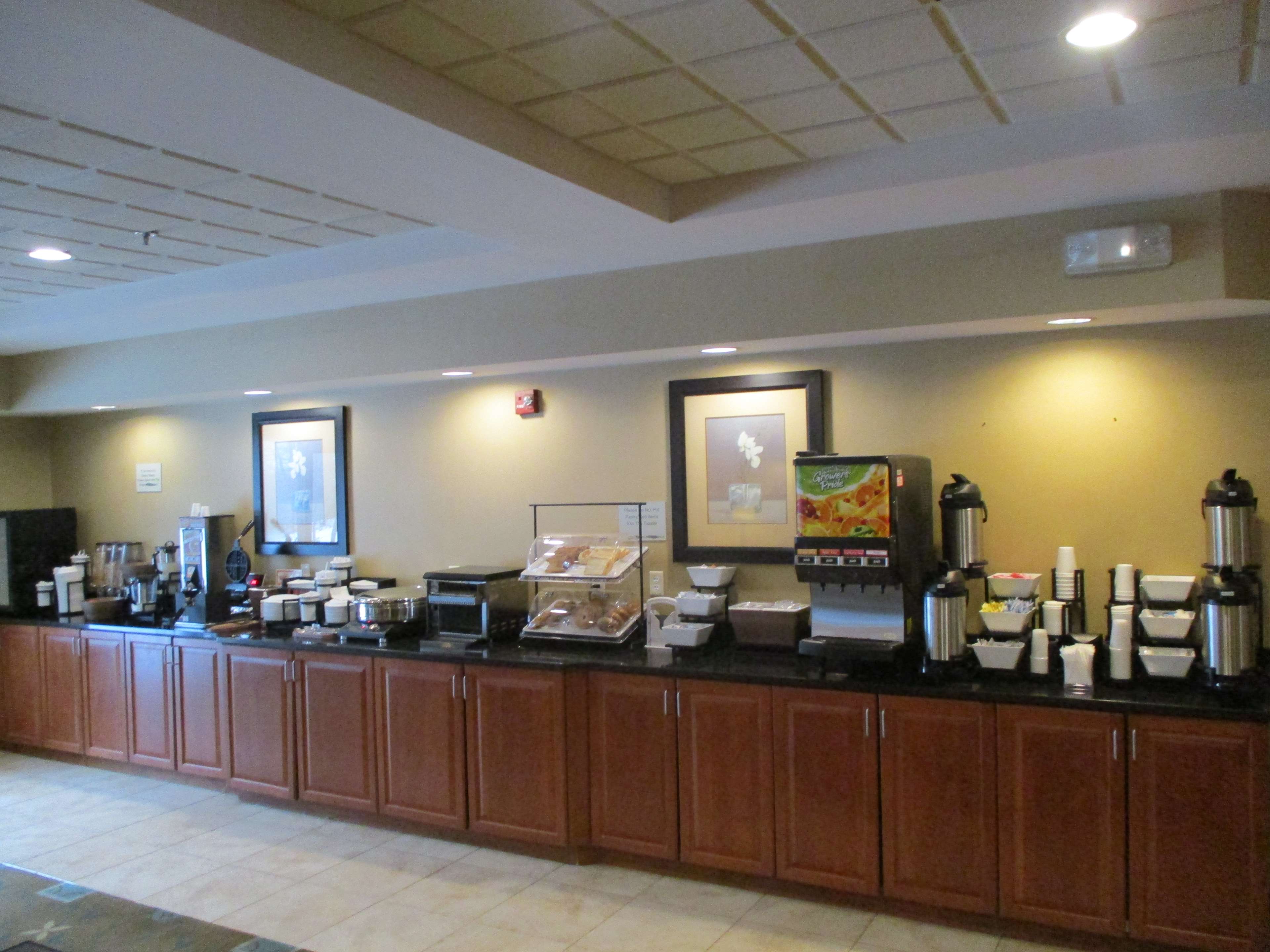 Best Western Plus St. Louis West - Chesterfield Photo