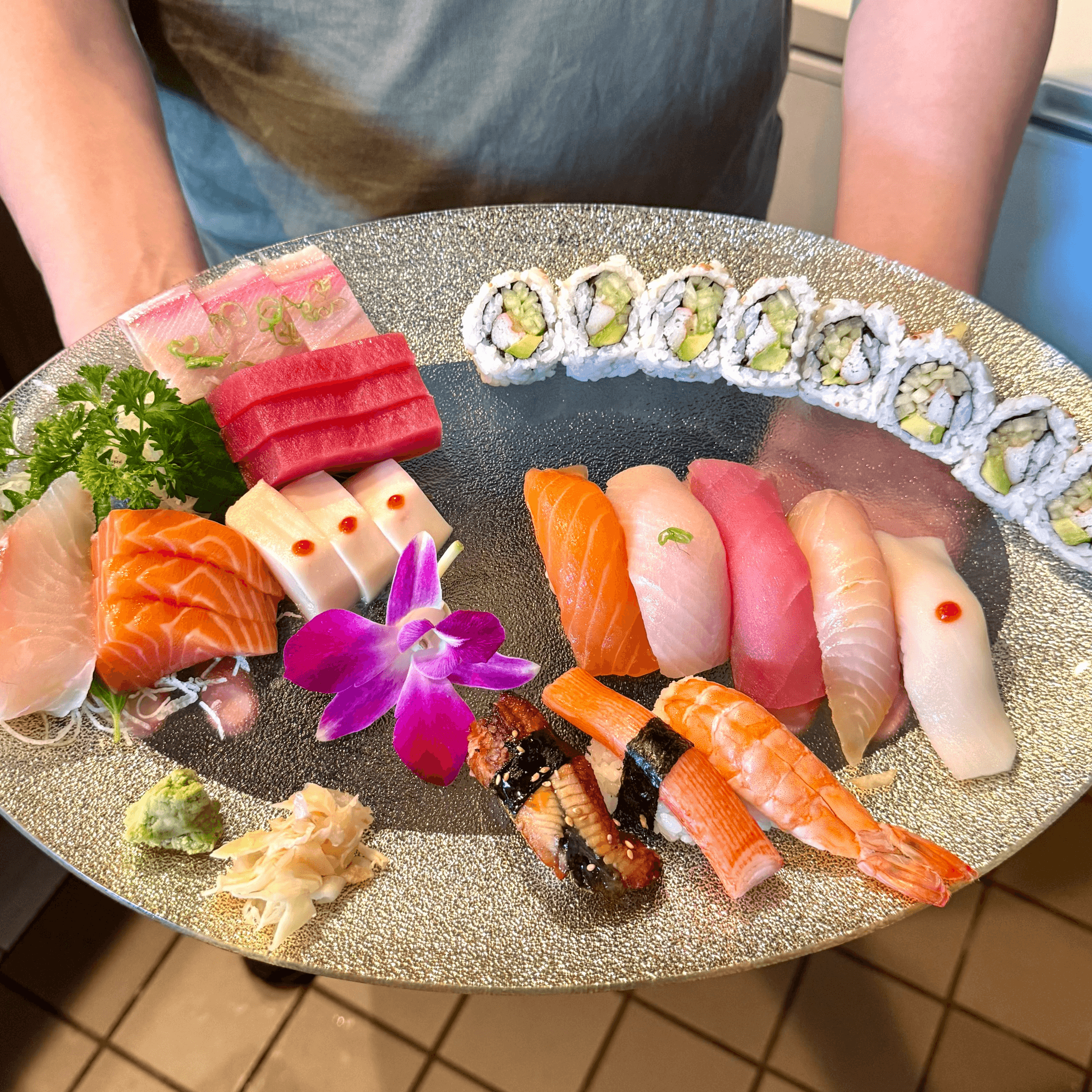 SC5. Sushi and sashimi deluxe