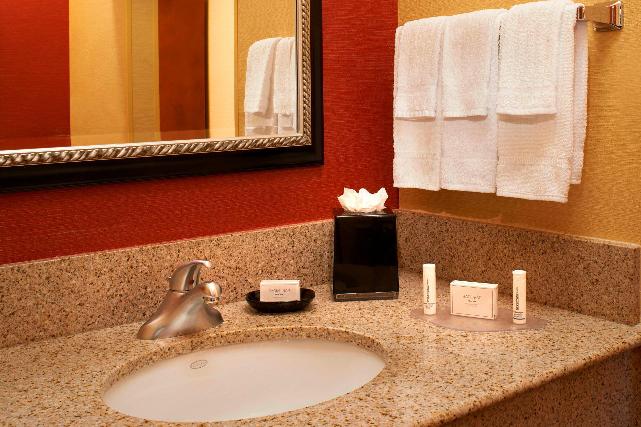 Courtyard by Marriott Detroit Auburn Hills Photo