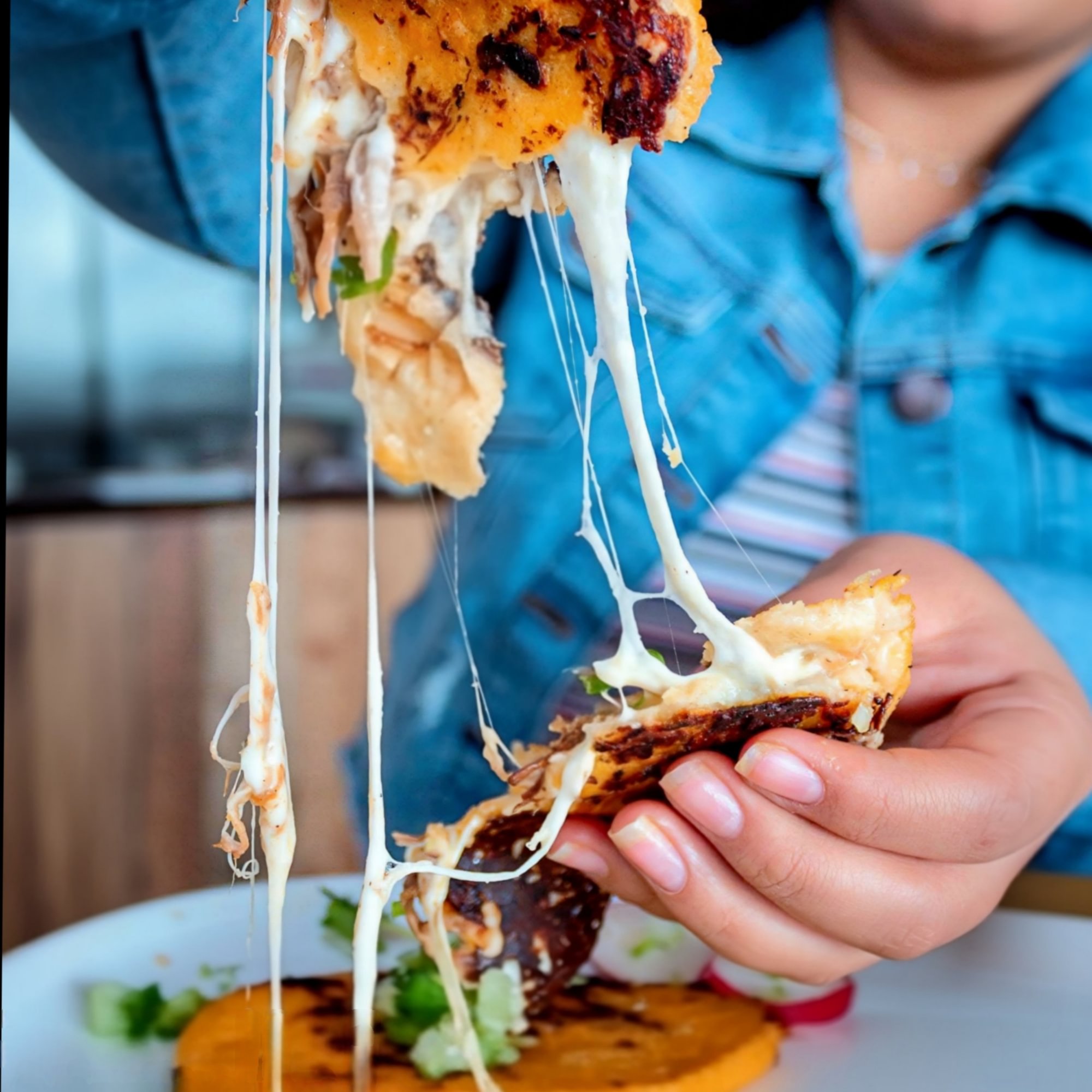 Camaron Con Queso Pupusa