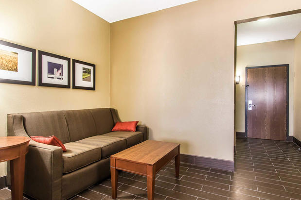 Images Comfort Suites