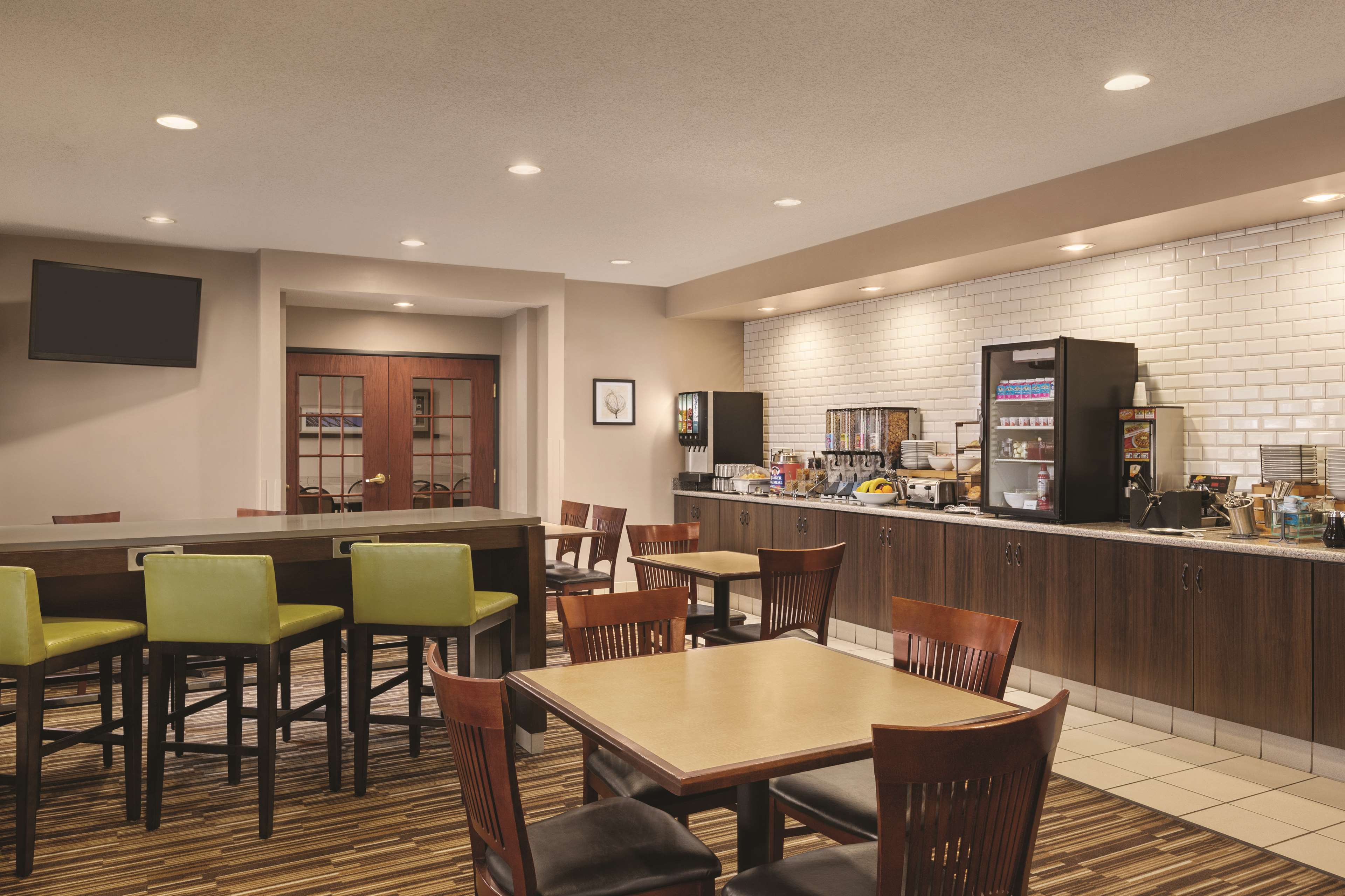 Country Inn & Suites by Radisson, Willmar, MN Photo