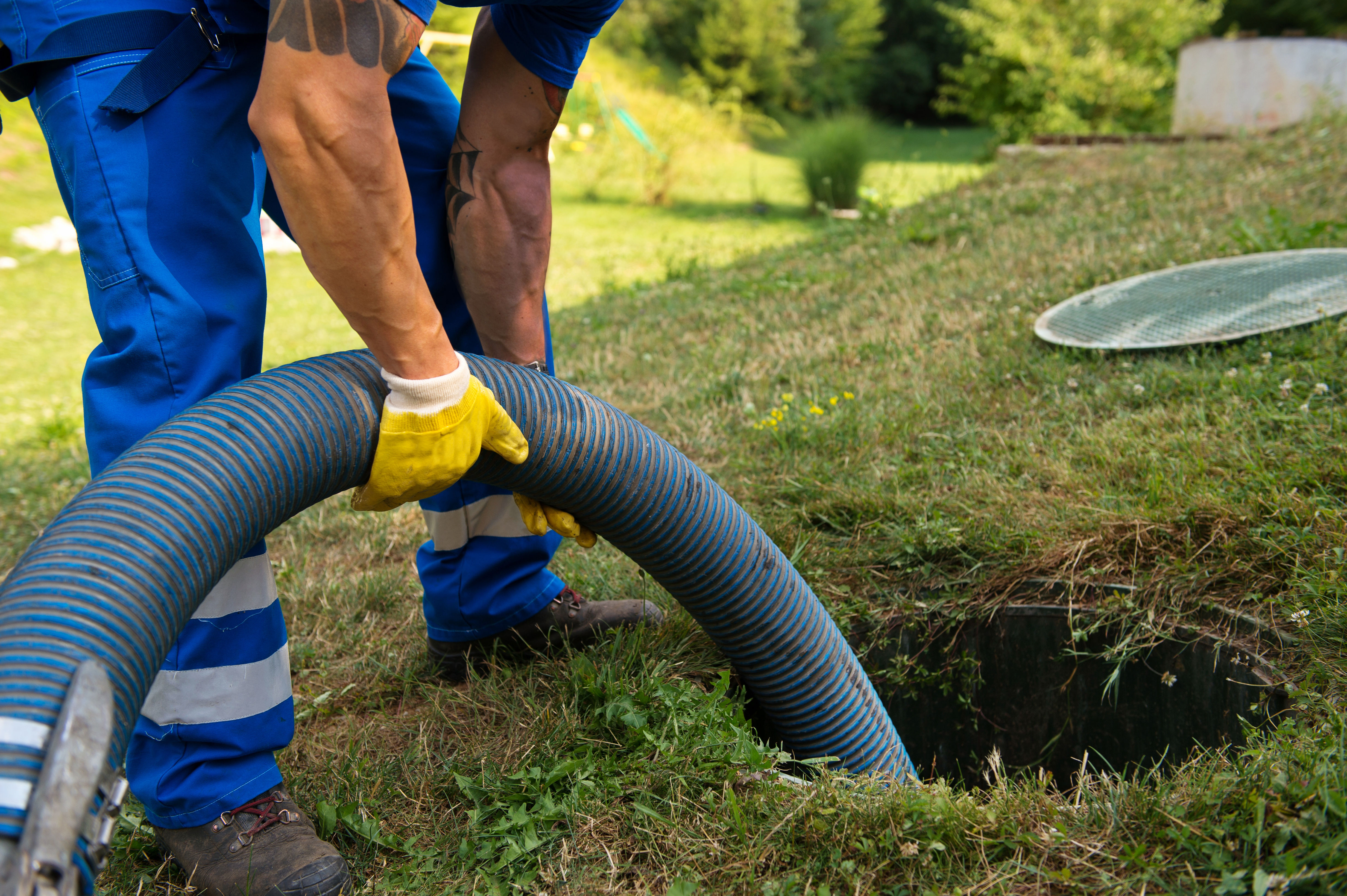 Yoho Action Septic Tank &amp; Supply, Inc. Logo