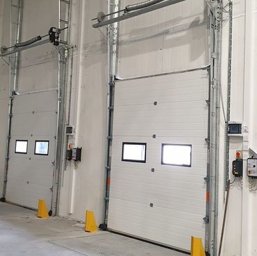 AUTOMATIC DOOR
