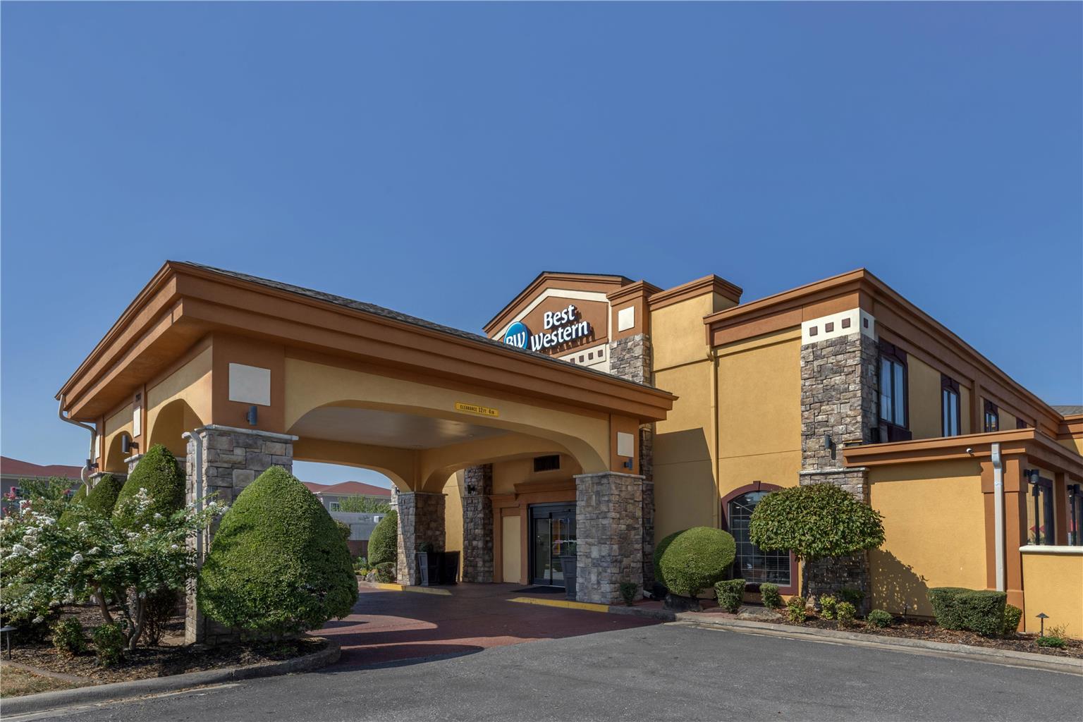 Best Western Aspen Hotel Image