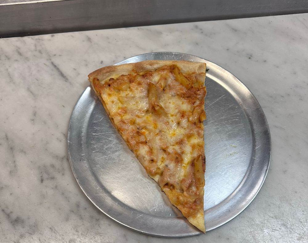 Baked Ziti Pizza (Slice)