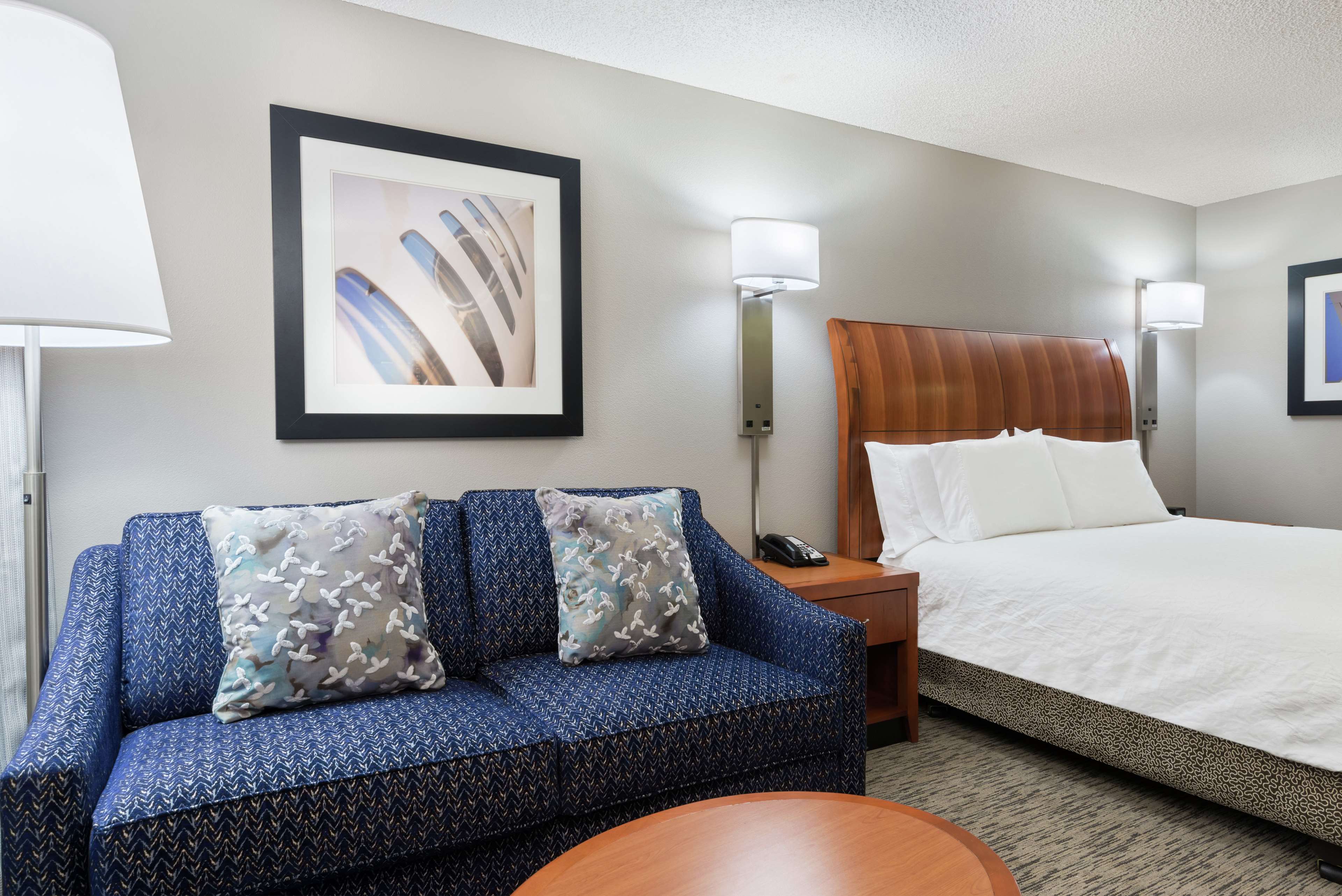 Hilton Garden Inn Tampa Airport Westshore Photo